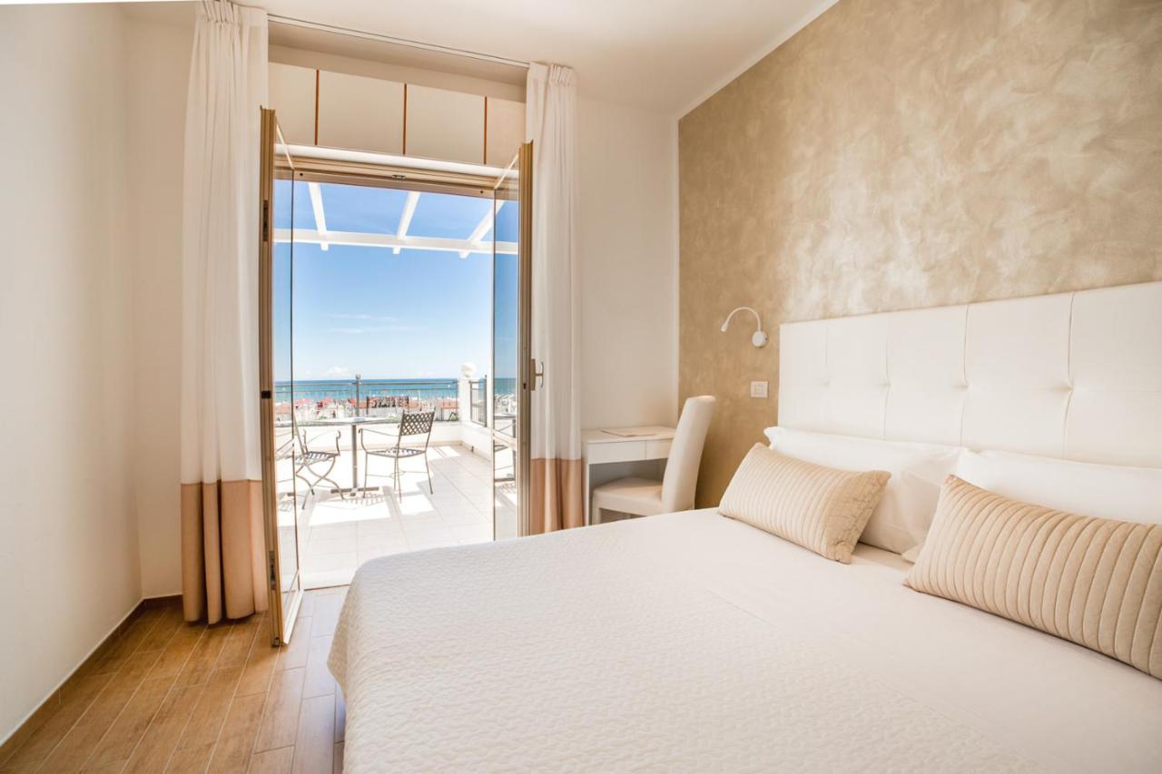 Hotel Soraya Riccione Dış mekan fotoğraf